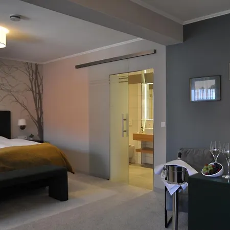 Hotel Ratskeller Wiedenbrück 4*